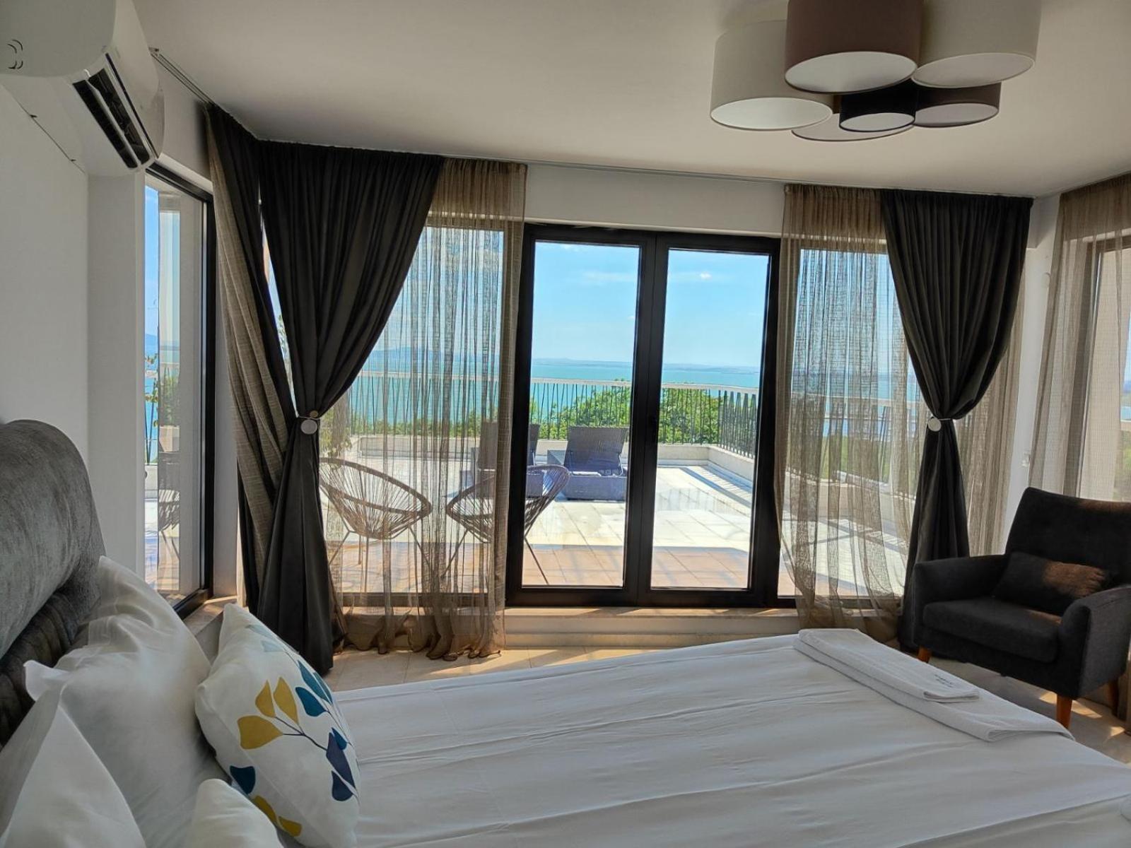 Marina Sarafovo Hotel Burgas City Exterior foto