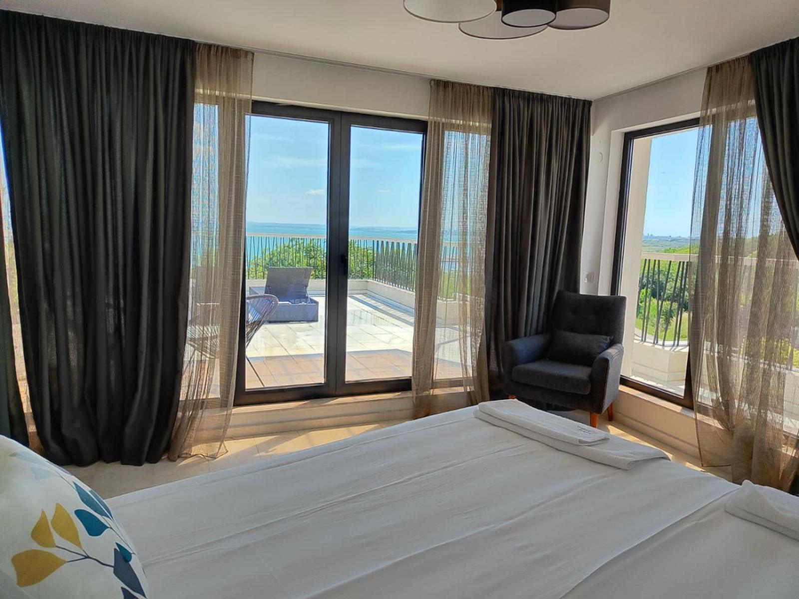 Marina Sarafovo Hotel Burgas City Exterior foto
